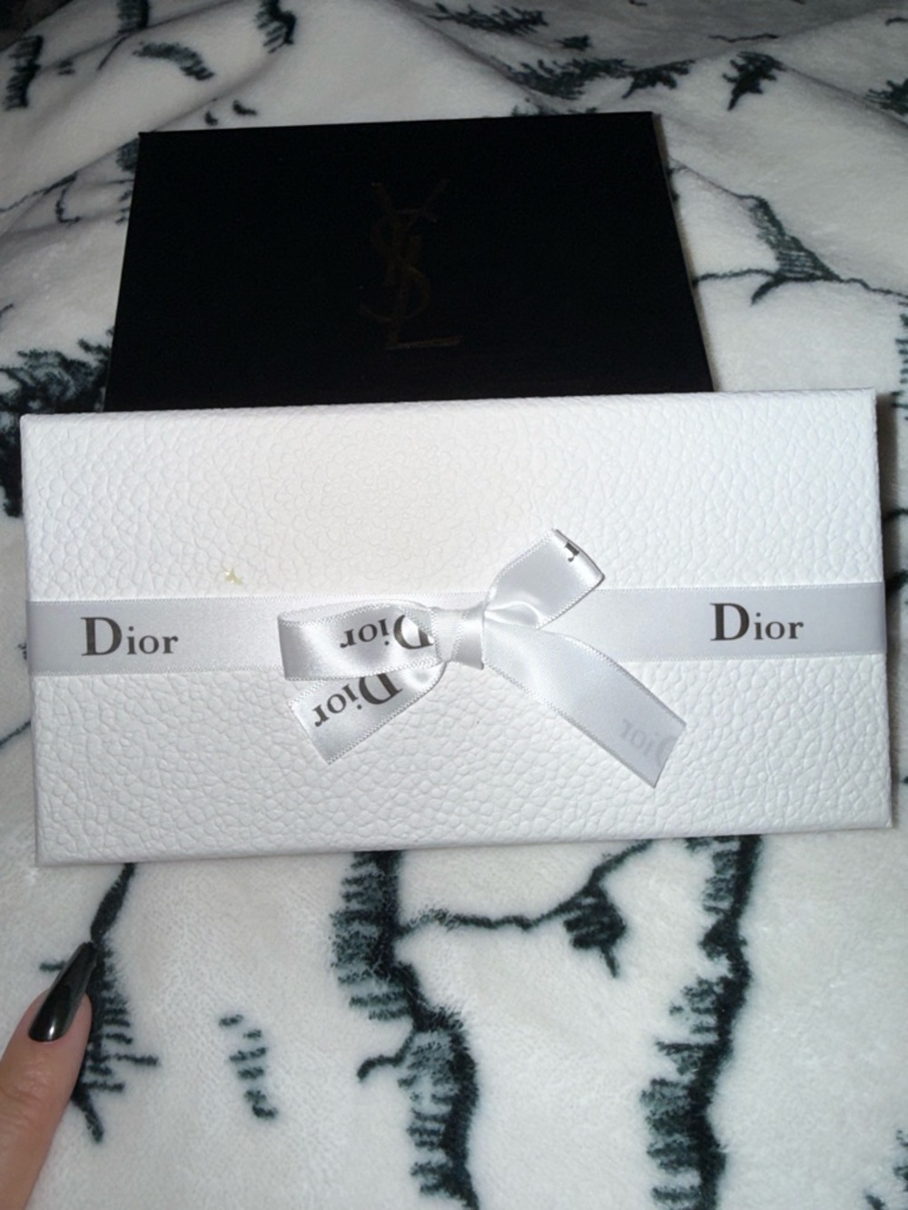 Dior White Gift Box with Ribbon - Picture 1 of 3